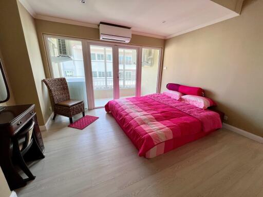 Penthouse Condo - กว้างขวางและตกแต่งอย่างสวยงาม