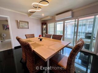 Penthouse Condo - Spacious and Beautifully Finished