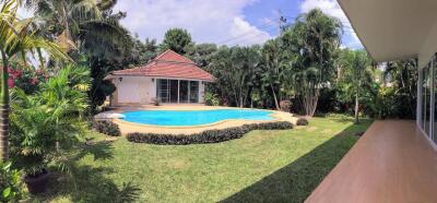 Large Family Residence with Private Pool & Guesthouse