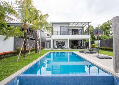 Striking 3-Bedroom House in Ban Wang Tan: Exclusive Development : Private Pool