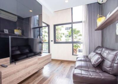 Stylish 1 BR Condo at Moda Condominium for sale