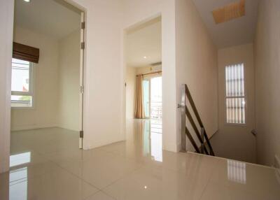 Stylish 3-Bed Townhouse for Sale in Urbana+3 Development, Tha Sala