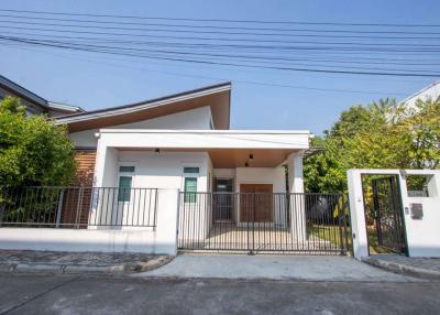 Modern 2 BR Bungalow For Sale at Baan & Beyond, Buak Khang, San Kamphaeng