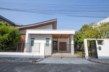 Modern 2 BR Bungalow For Sale at Baan & Beyond, Buak Khang, San Kamphaeng