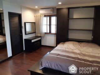 2-BR Condo at Aree Place Sukhumvit 26 near BTS Phrom Phong (ID 530677)