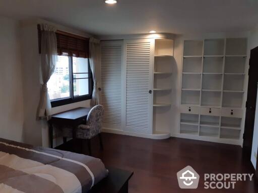 2-BR Condo at Aree Place Sukhumvit 26 near BTS Phrom Phong (ID 530677)