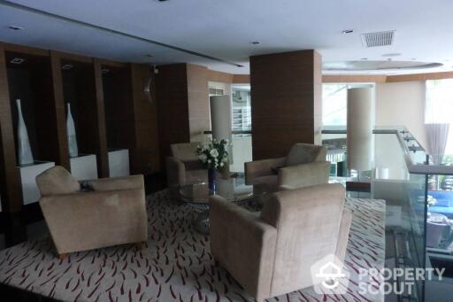 2-BR Condo at Baan Siri Ruedee Condominium near BTS Phloen Chit