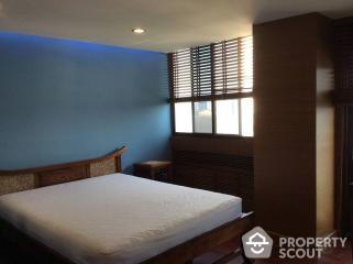 2-BR Condo at Supalai Place Sukhumvit 39 near BTS Phrom Phong (ID 512833)