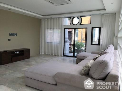 3-BR Townhouse near BTS Asok