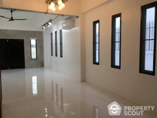 3-BR Townhouse near BTS Asok