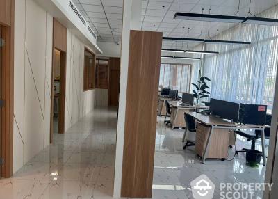 Commercial for Sale in Huai Khwang