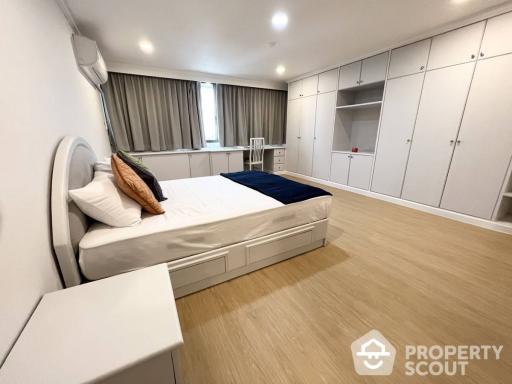 5-BR Condo at Oriental Towers Condominium near BTS Ekkamai