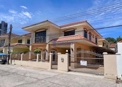 4 Bedrooms House in Wonderland 2 North Pattaya H010744