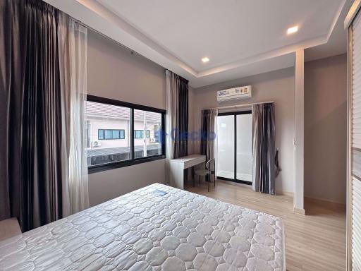 3 Bedrooms House in The Lake Huay Yai H010898