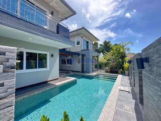 5 Bedrooms House in Areeya Villa East Pattaya H010897