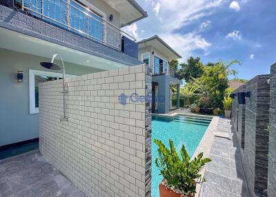 5 Bedrooms House in Areeya Villa East Pattaya H010897