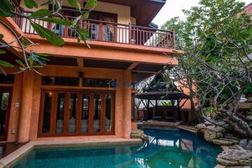 4 Bedrooms House in Dharavadi Village Na Jomtien H010892