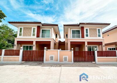 Last 3 units for sale Twin house 2 storey 3beds 3baths in Pattaya.