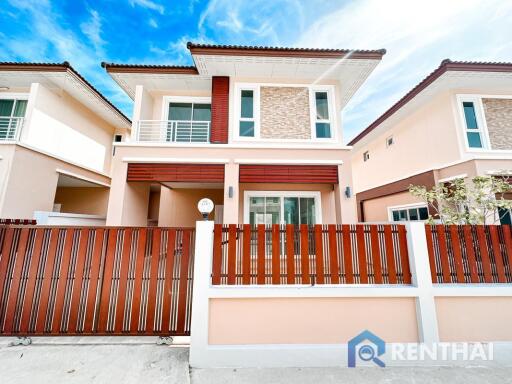 Last 3 units for sale Twin house 2 storey 3beds 3baths in Pattaya.