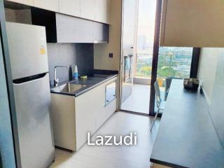 1 Bed 1 Bath 53 SQ.M The Room Sukhumvit 38