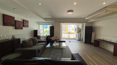 Spacious Condo Sukhumvit 39 Sale