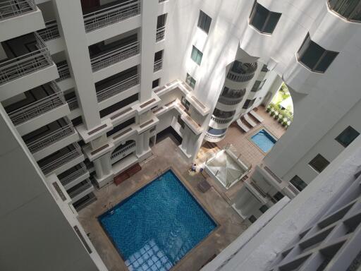 Spacious Condo Sukhumvit 39