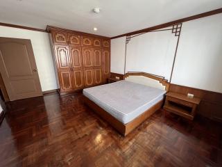 For RENT : Le Chateau Mansion / 3 Bedroom / 3 Bathrooms / 240 sqm / 50000 THB [10912680]