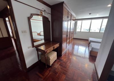 For RENT : Le Chateau Mansion / 3 Bedroom / 3 Bathrooms / 240 sqm / 50000 THB [10912680]