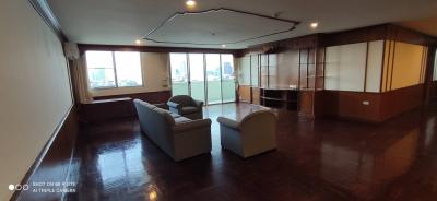 For RENT : Le Chateau Mansion / 3 Bedroom / 3 Bathrooms / 250 sqm / 50000 THB [10912722]