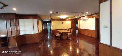 For RENT : Le Chateau Mansion / 3 Bedroom / 3 Bathrooms / 250 sqm / 50000 THB [10912722]