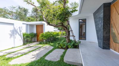 An Exclusive Valley Villa With Ocean View In Ao Po