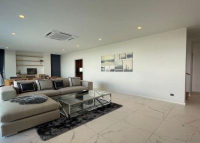 The Luxury Modern 2-story Villa for Rent Near Koh Kaew