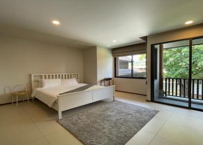 5-bedroom Luxury  Phuket Villa near in Phuket Town