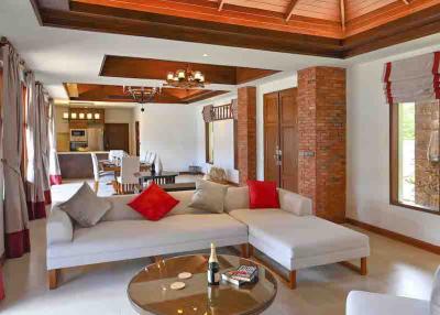 A Luxury Villa Rental with Pet-friendly Community in Pasak