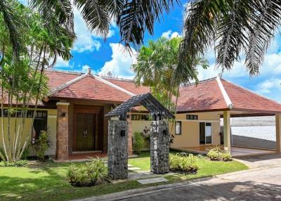 A Luxury Villa Rental with Pet-friendly Community in Pasak