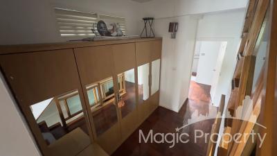 4 Bedroom Townhouse For Sale in Ekkamai 10, Watthana, Bangkok