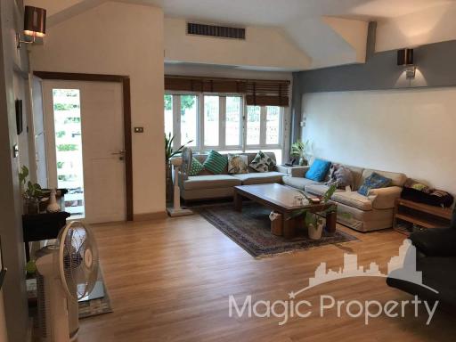 4 Bedroom Townhouse For Sale in Ekkamai 10, Watthana, Bangkok