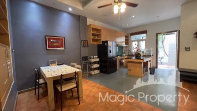 4 Bedroom Townhouse For Sale in Ekkamai 10, Watthana, Bangkok