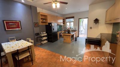 4 Bedroom Townhouse For Sale in Ekkamai 10, Watthana, Bangkok