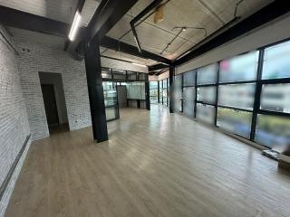 For Rent Bangkok Office MRT Lat Phrao Chatuchak