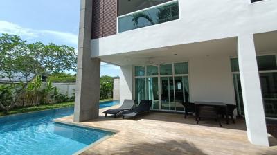 A Spacious 3 Bedrooms Condo with Tropical Garden in Bang Tao Area