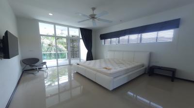 A Spacious 3 Bedrooms Condo with Tropical Garden in Bang Tao Area