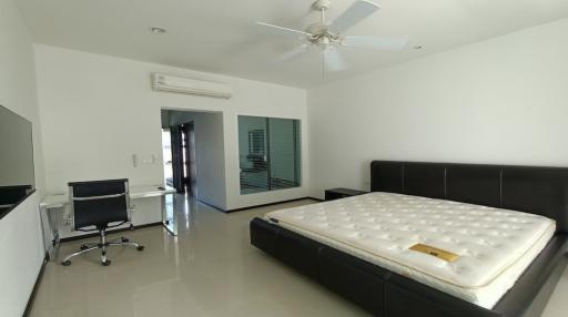 A Spacious 3 Bedrooms Condo with Tropical Garden in Bang Tao Area