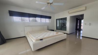 A Spacious 3 Bedrooms Condo with Tropical Garden in Bang Tao Area