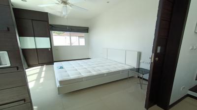 A Spacious 3 Bedrooms Condo with Tropical Garden in Bang Tao Area