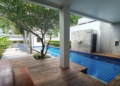 The Contemporary Townhome-Style Condo in Bang Tao Area