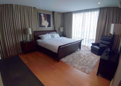 3 bed Condo in Fullerton Sukhumvit Khlongtoei Sub District C020230