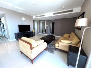 3 bed Condo in Fullerton Sukhumvit Khlongtoei Sub District C020230