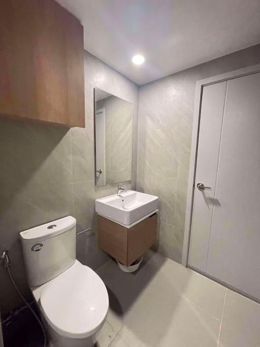 2 ห้องนอน, 1 ห้องน้ำ คอนโด ราคา ฿ 35,000/เดือน