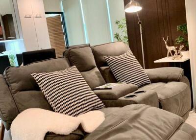 2-BR Condo at Sukhumvit Living Town near MRT Phetchaburi